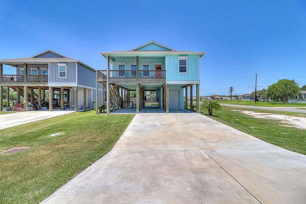 The Sea Glass Inn - Ocean Views, Yard & Dogs OK