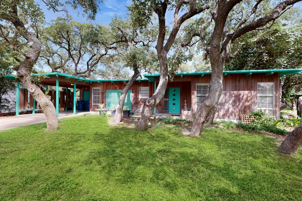Zen Live Oak Living