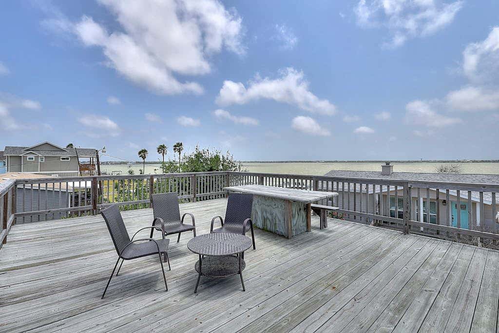 Relaxed Beachin - Rooftop Deck & Bay Views
