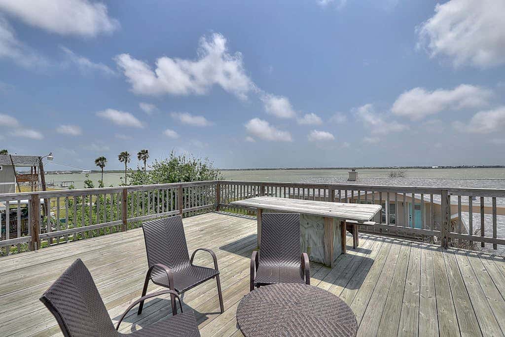 Relaxed Beachin - Rooftop Deck & Bay Views
