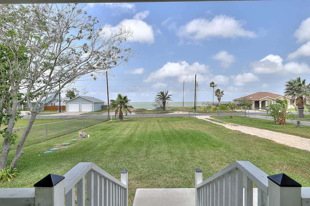 Relaxed Beachin - Rooftop Deck & Bay Views