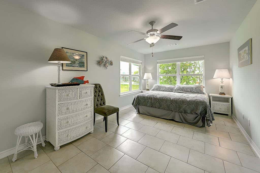 Relaxed Beachin - Rooftop Deck & Bay Views