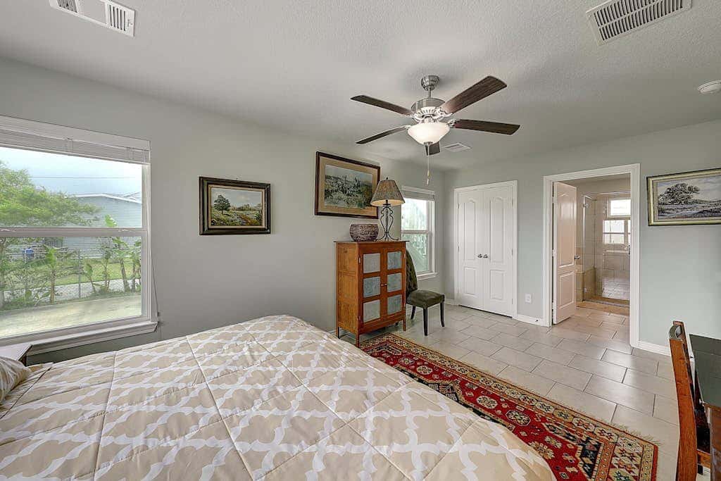 Relaxed Beachin - Rooftop Deck & Bay Views