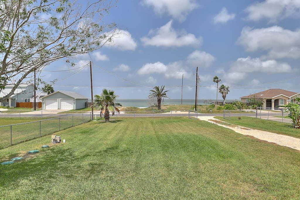 Relaxed Beachin - Rooftop Deck & Bay Views