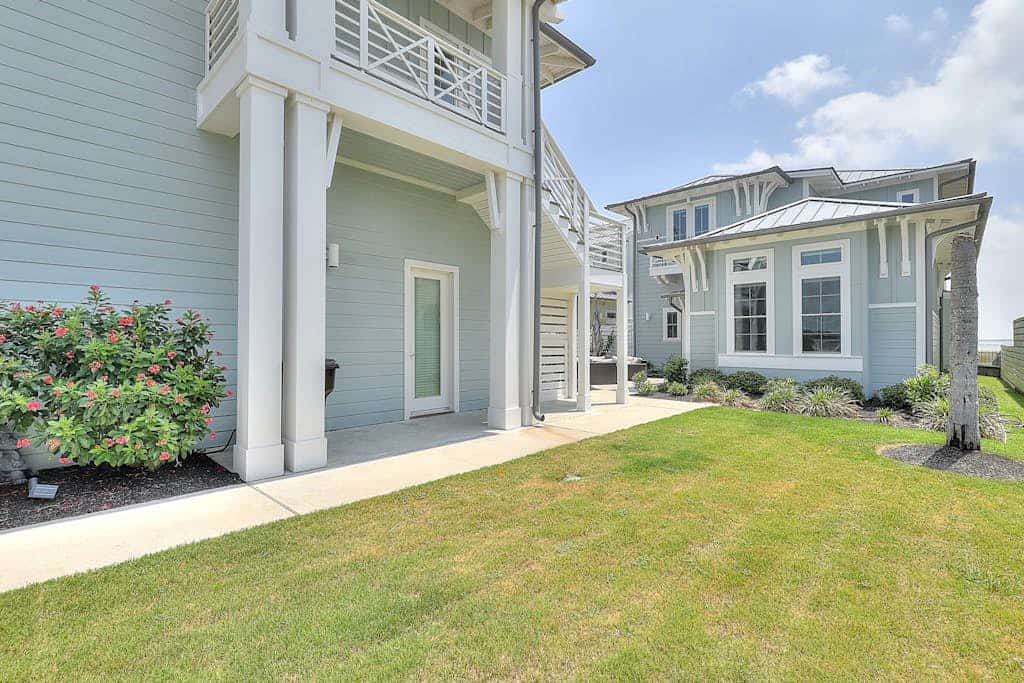 Beautiful Bay-View Home & Casita with Courtyard, Patio & Balcony