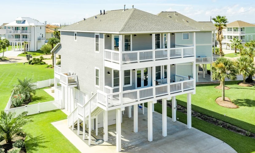 Charming home with private pool and hot tub, fast WiFi, and central AC