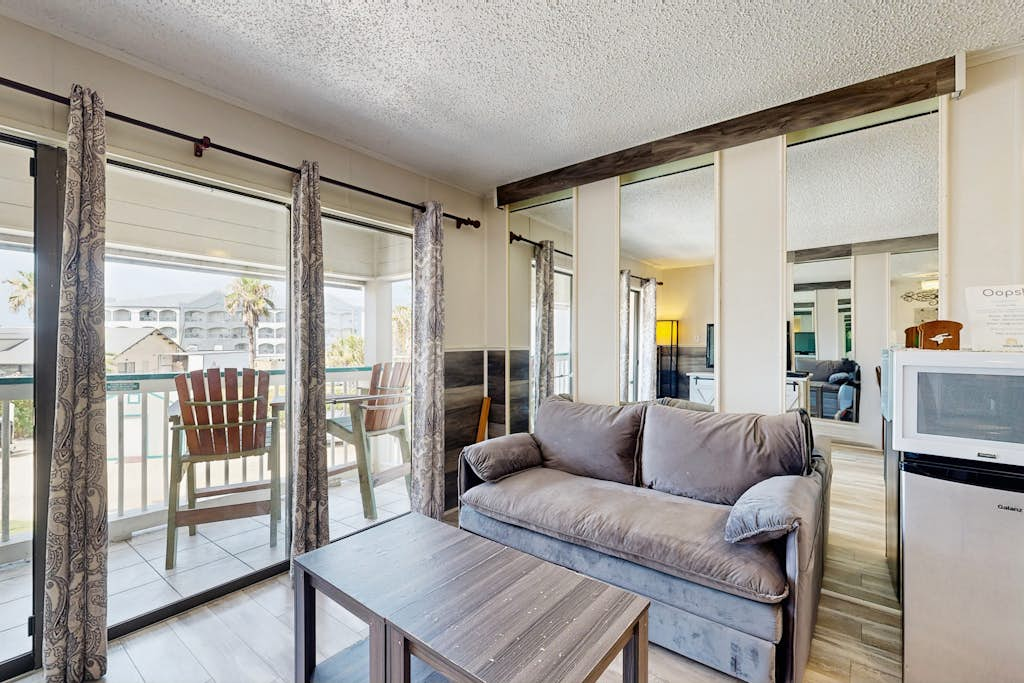 Casa Del Mar - Beachside Pleasure