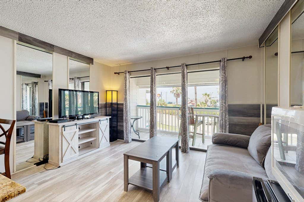 Casa Del Mar - Beachside Pleasure