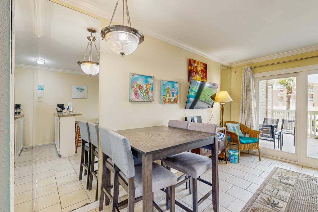 Victorian Condos Barefoot Beach Haven