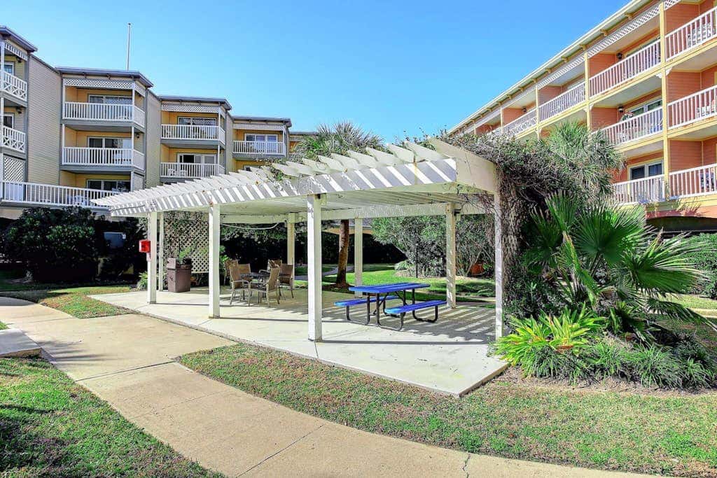 Victorian Condos Barefoot Beach Haven