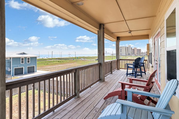 Spacious gulf view home on north beach with enclosed yard & balconies