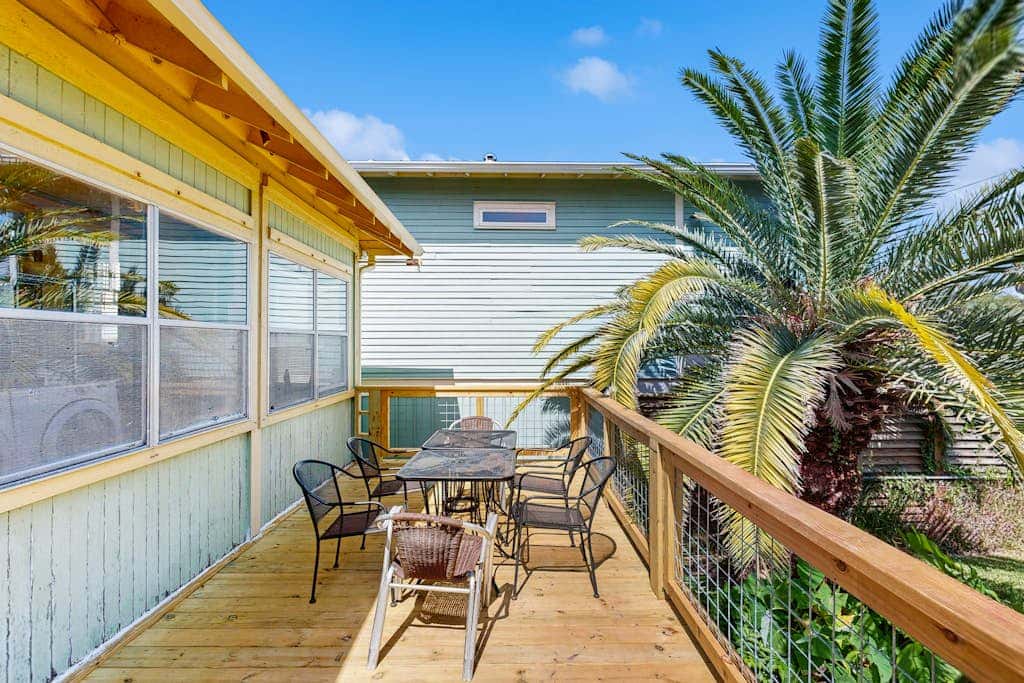 Greener Grasses - Pool Table, Deck & Dog-Friendly