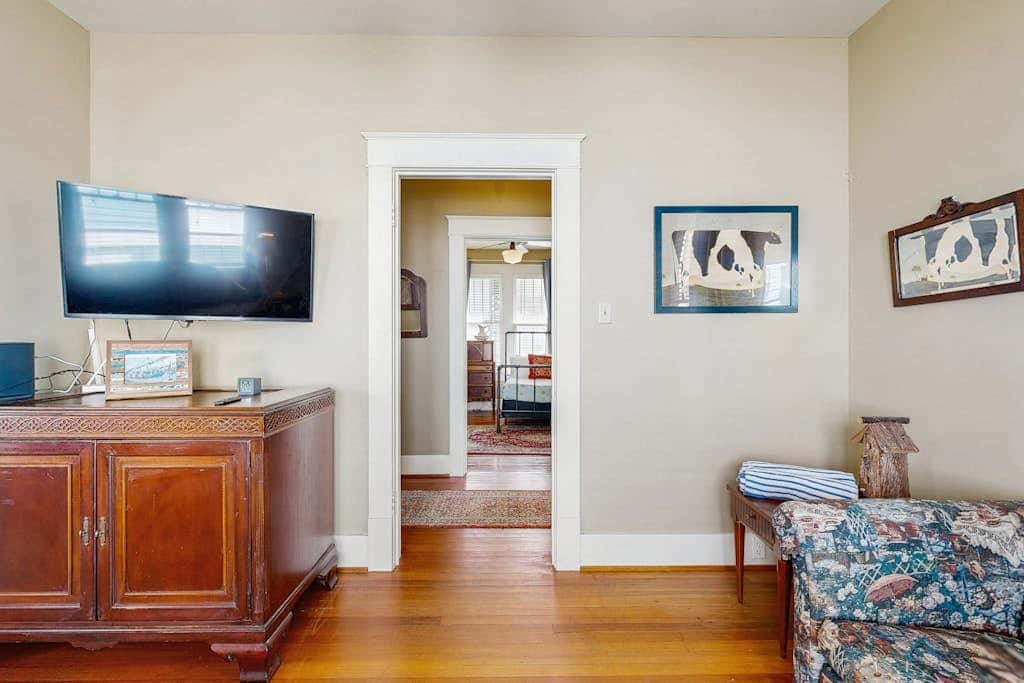 Greener Grasses - Pool Table, Deck & Dog-Friendly