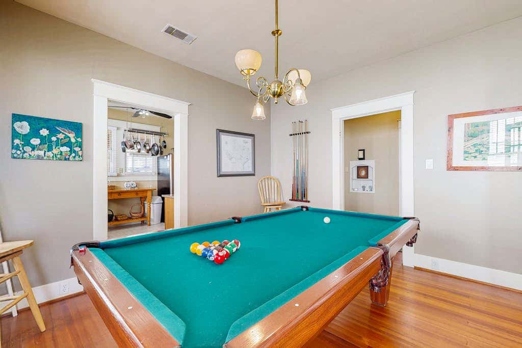 Greener Grasses - Pool Table, Deck & Dog-Friendly