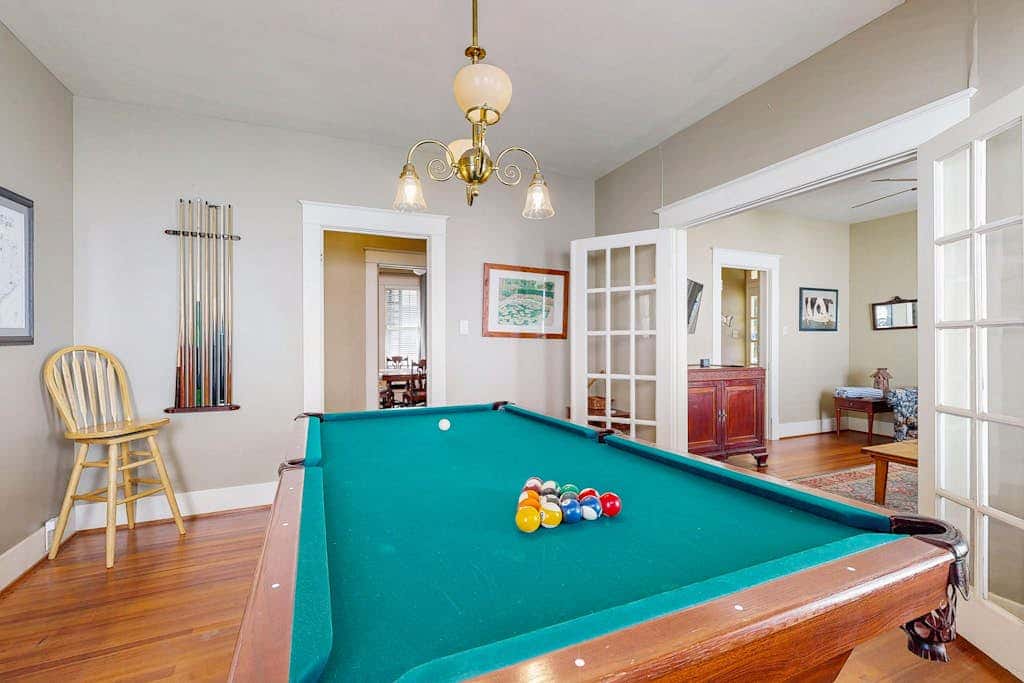 Greener Grasses - Pool Table, Deck & Dog-Friendly
