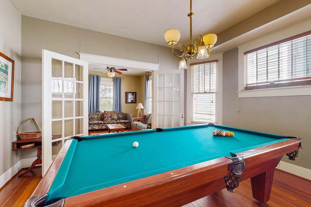 Greener Grasses - Pool Table, Deck & Dog-Friendly