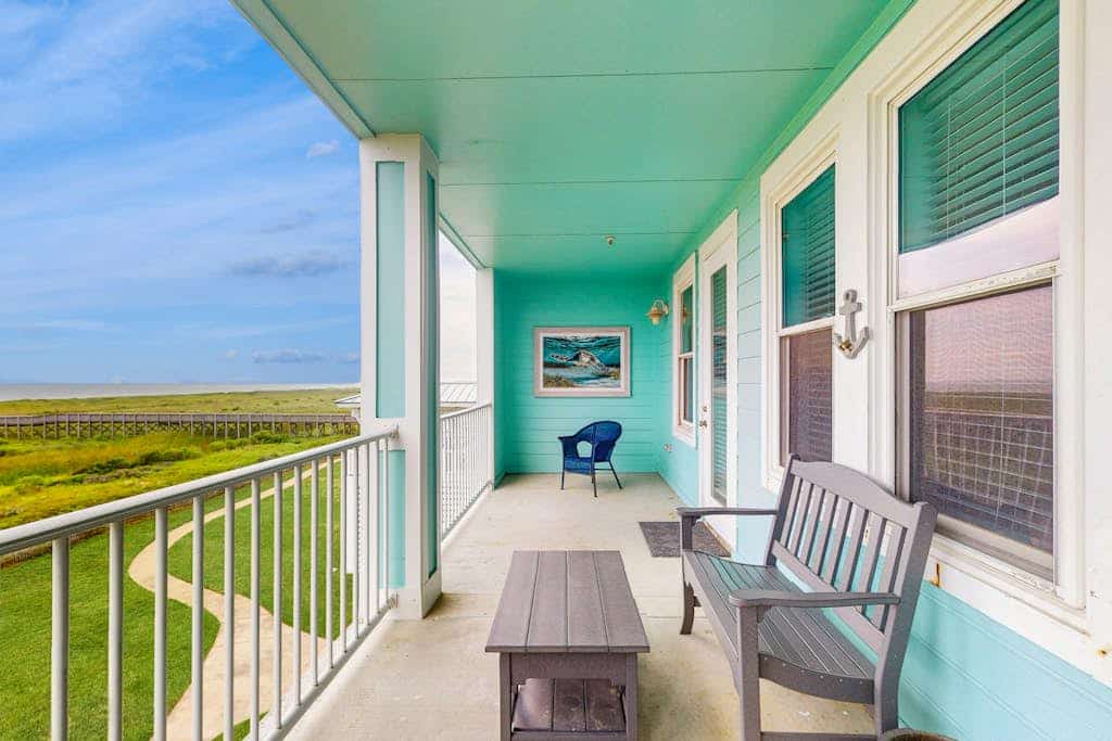 Oceanfront condo with gorgeous views, pool & hot tub - dog-friendly