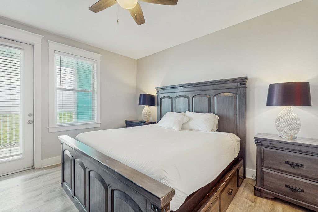 Pointe West Resort - Treasure on the Beach