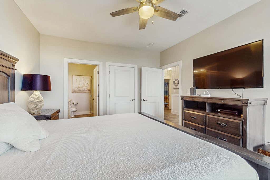 Pointe West Resort - Treasure on the Beach