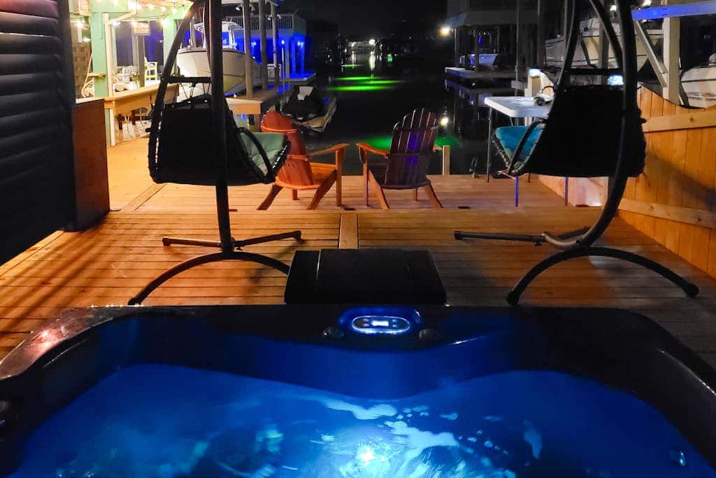 Jamaican Waves - Waterfront, Hot Tub & Game Room