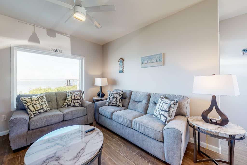 Dual-Suites on the Bay - High-Speed WiFi, Shared Pool, Central AC & Water Views