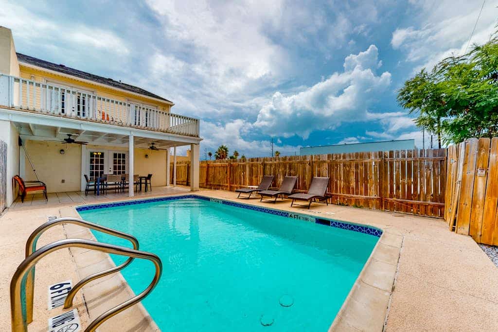 Casa De La Isla with private pool - 1 block to beach