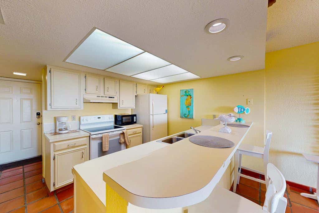 Continental #105 - Gulf-Front Condo, Beach Access
