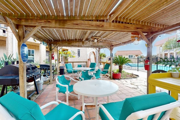Comfortable, recently remodeled condo with shared pool, steps from the beach