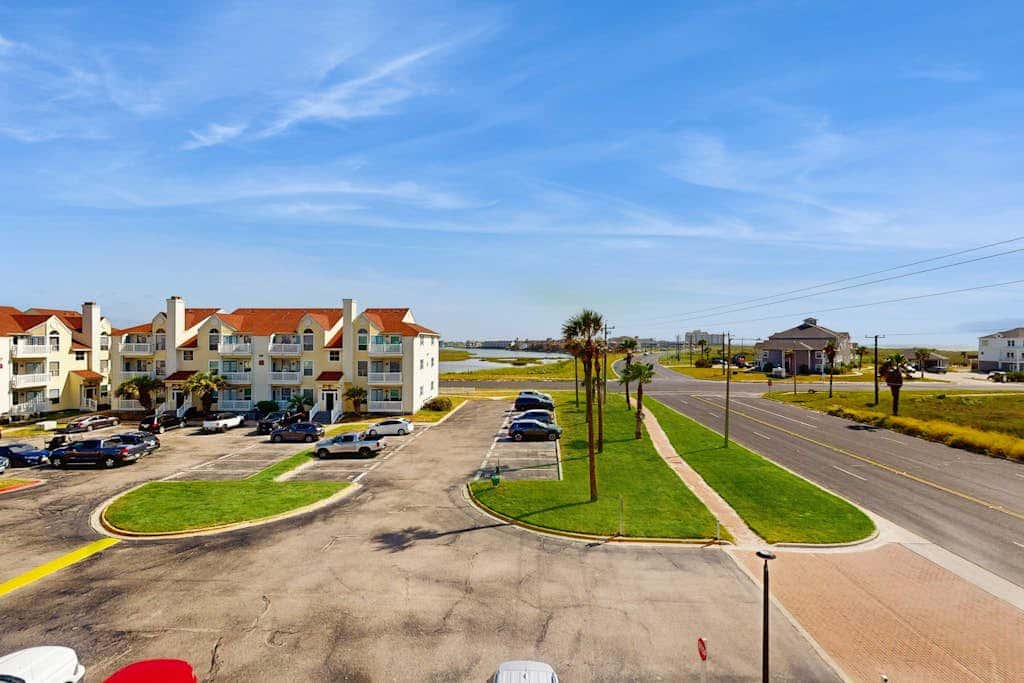 Beach Club 331 - Gulf-View Balcony & Hot Tub