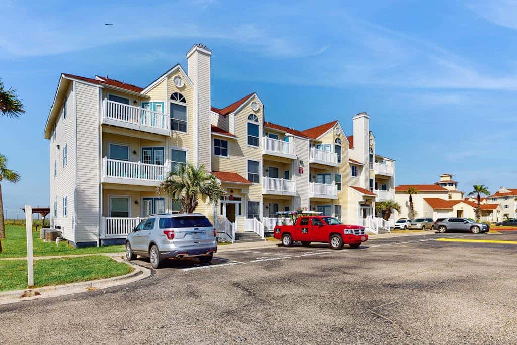 Beach Club 331 - Gulf-View Balcony & Hot Tub