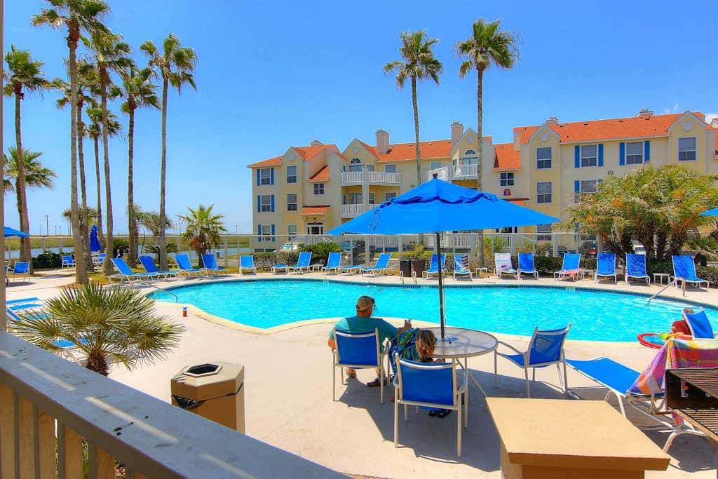 Beach Club 331 - Gulf-View Balcony & Hot Tub