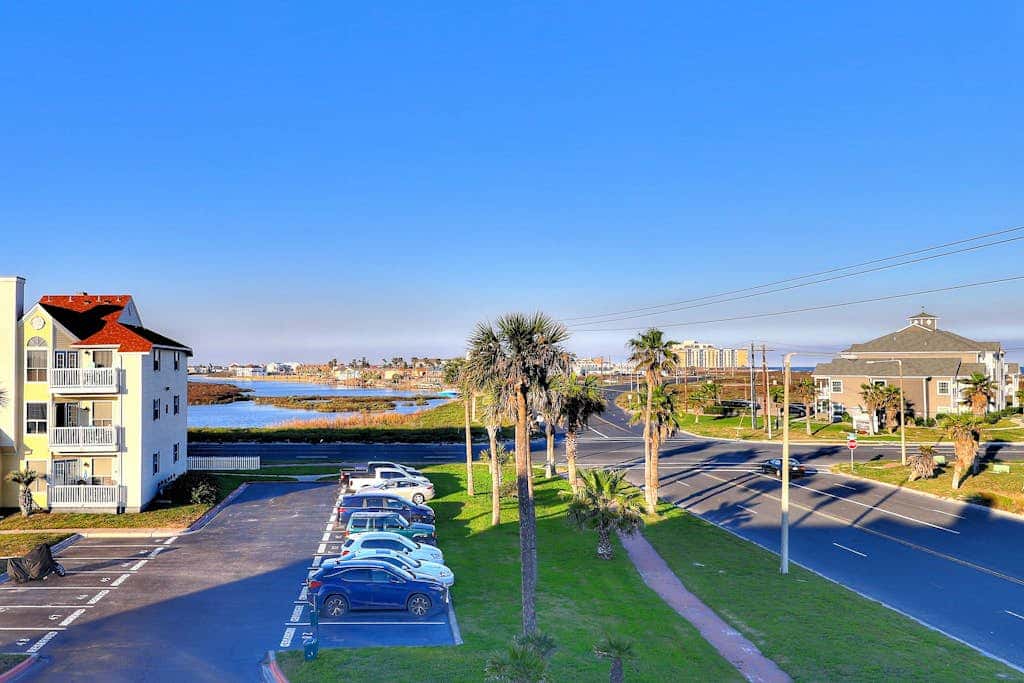 Beach Club 331 - Gulf-View Balcony & Hot Tub