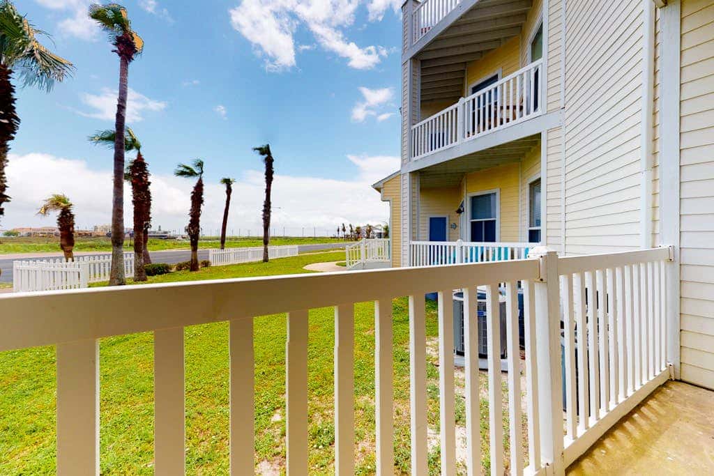 Beach Club 173 - Pool, Sauna & Beach Access