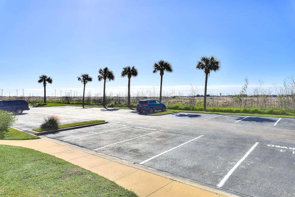 Beach Club 173 - Pool, Sauna & Beach Access