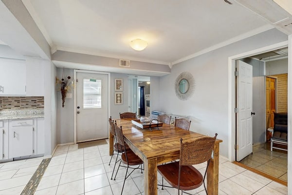 Well-appointed home with a pool, children's items, fireplace, washer/dryer, & AC
