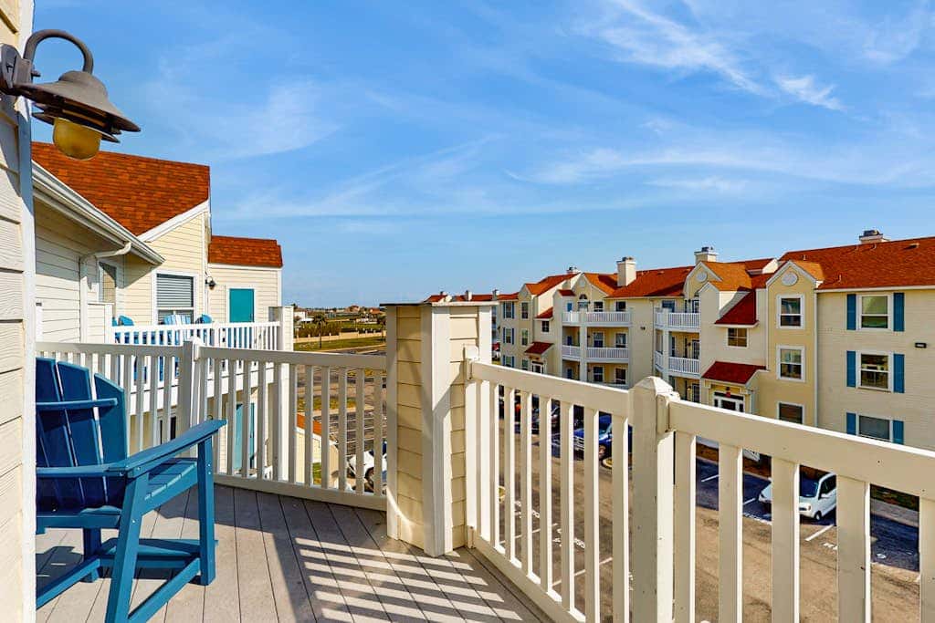 Beach Club 352