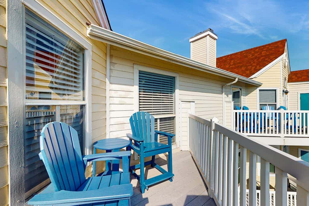 Beach Club 352