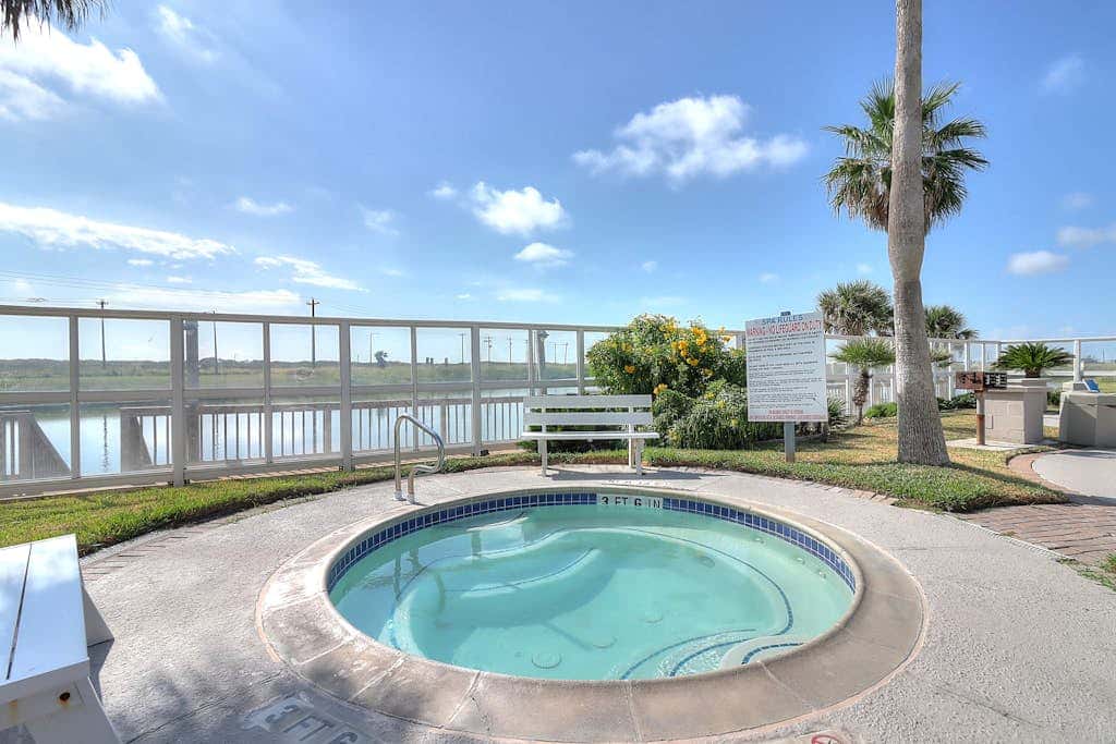 Beach Club 352