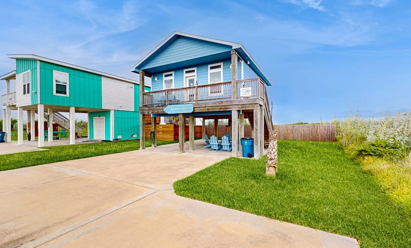 Perfect Group Getaway | 2 Adjacent Homes | Close to the Beach, Shops & Dining