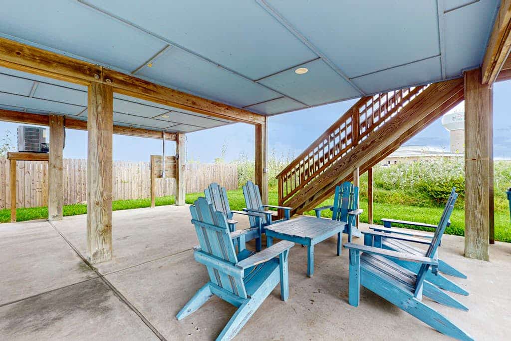 Perfect Group Getaway | 2 Adjacent Homes | Close to the Beach, Shops & Dining