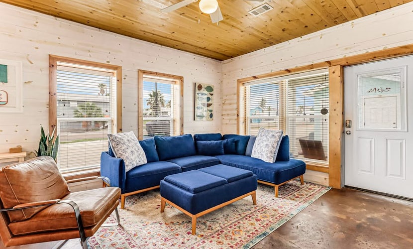 Port A townhome near the beach with pool, balcony & patio - snowbird-friendly