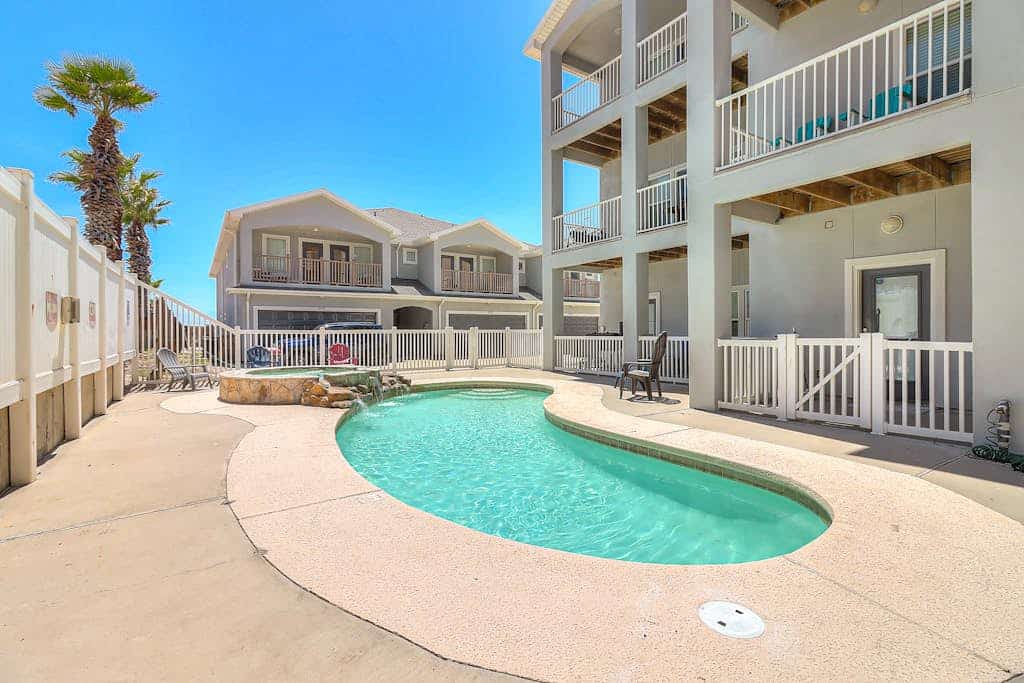 Dog-friendly escape with Gulf view, guest suite, pool & spa - 200’ to the beach