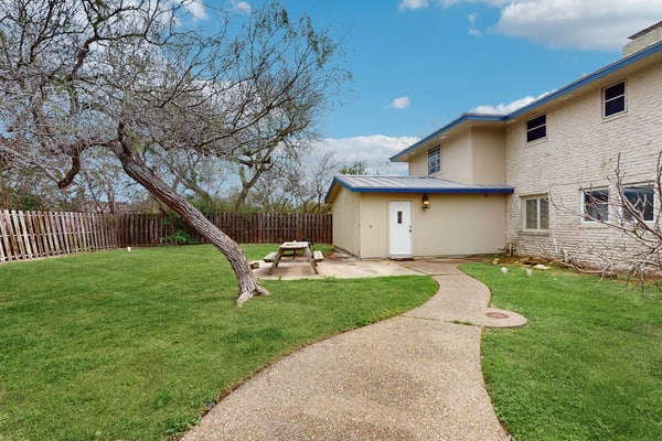 Two-story dog-friendly house with private pool table, enclosed backyard, BBQ