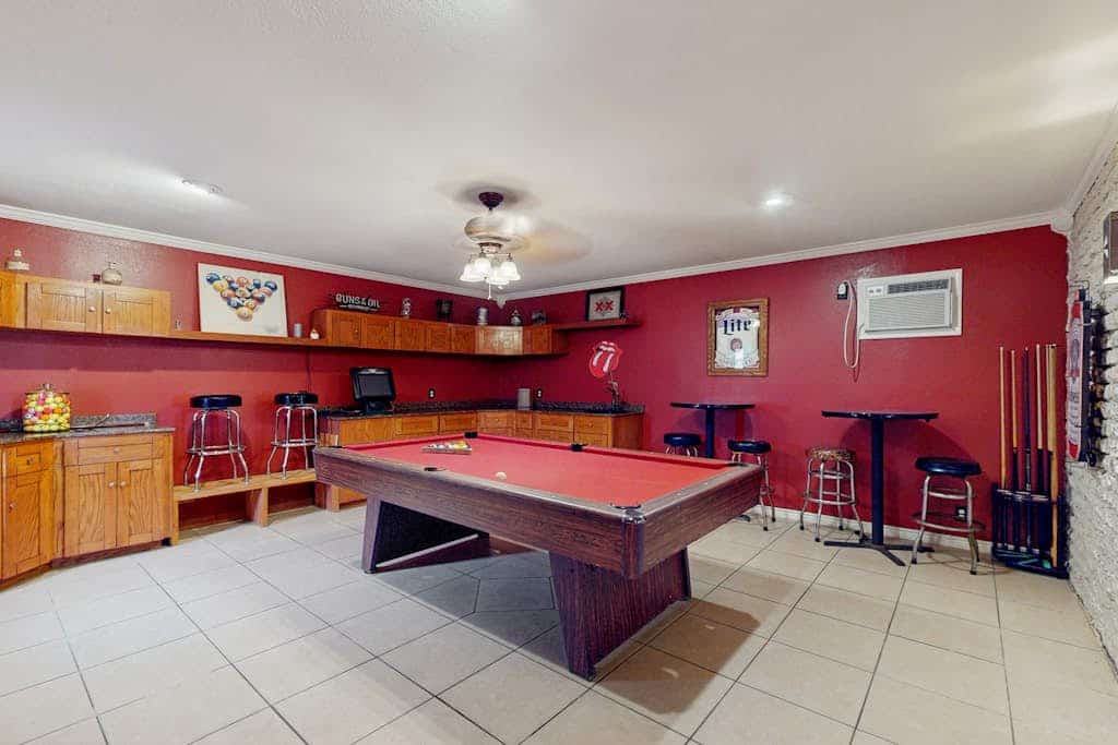 Two-story dog-friendly house with private pool table, enclosed backyard, BBQ