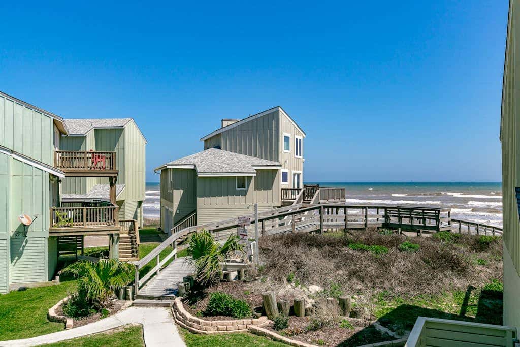 Lost Colony Let The Sea Wash Away The Worries