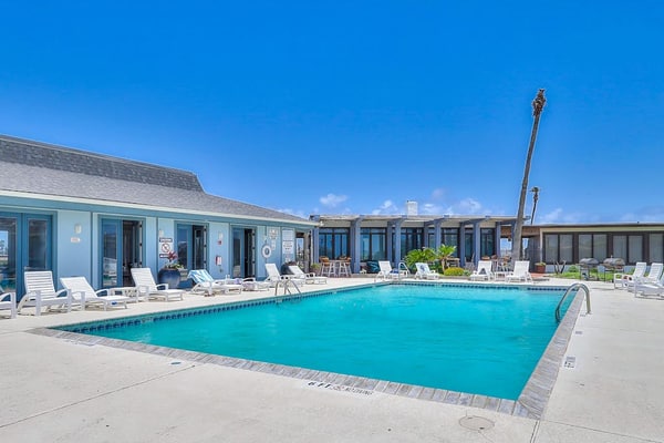 Gulf-front, 2nd-floor condo with balcony, AC, pool, game room & beach access