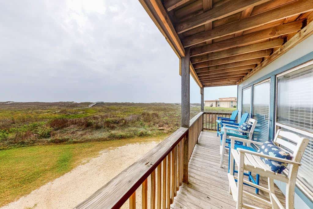 Gulf-front, 2nd-floor condo with balcony, AC, pool, game room & beach access