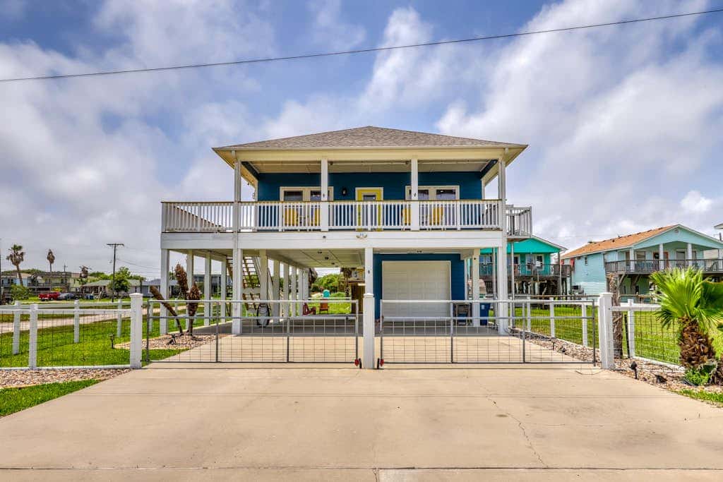 Bay View Breeze - Bay Views & Furnished Deck