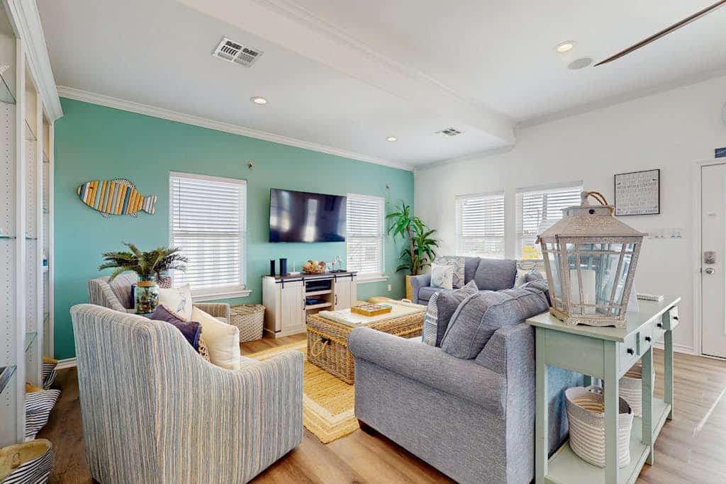 Fun-Filled Oceanside House w/Bay Views, Free WiFi, Private W/D, Central AC, Deck