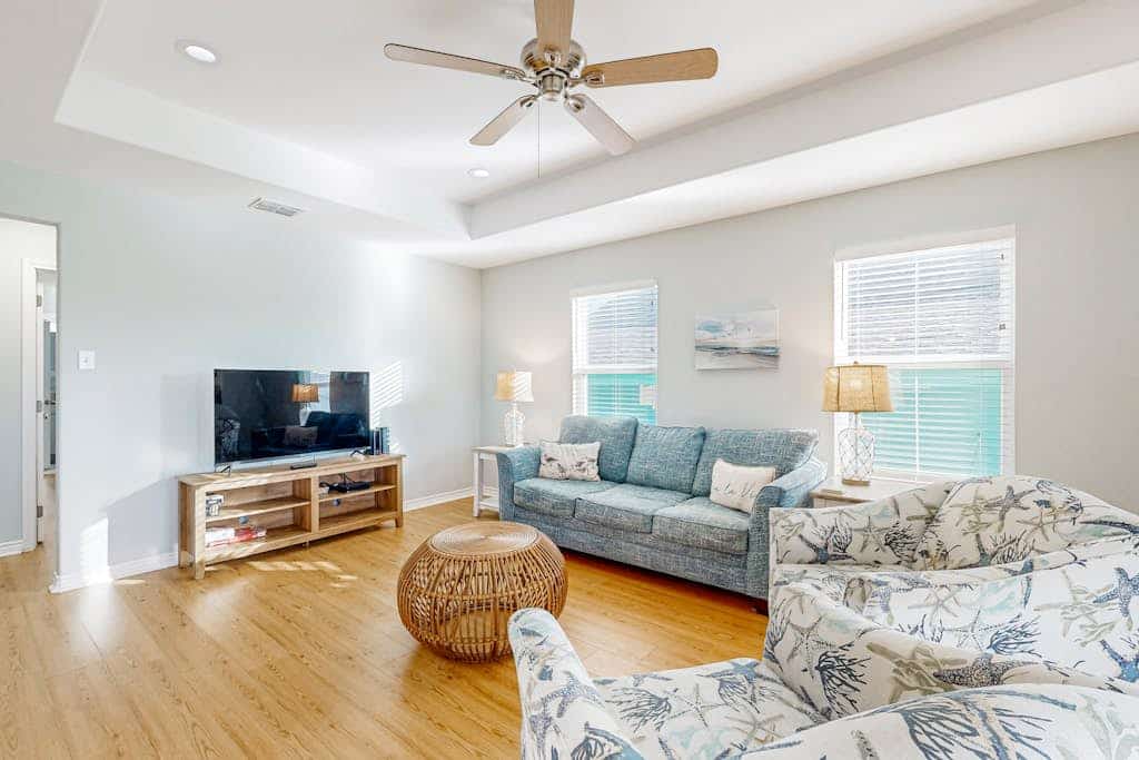 Heron's Hideaway: Brand-New Home w/Screened Porch, Boat Parking - Walk to Bay